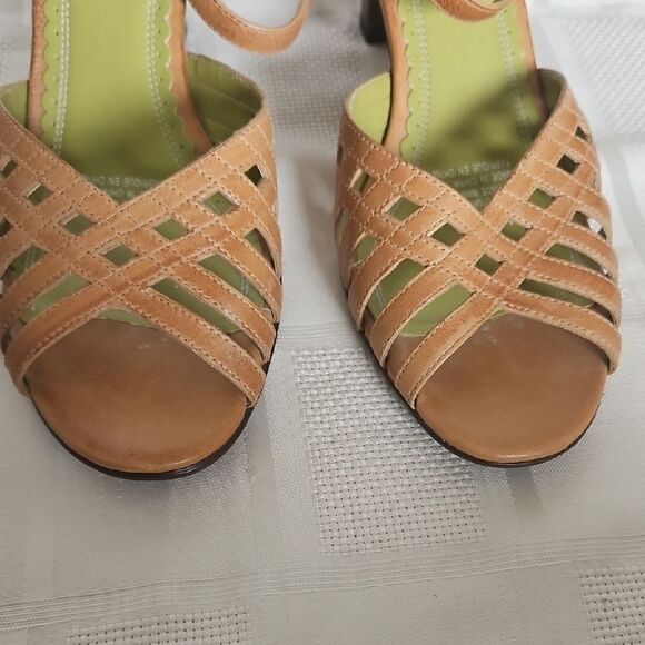 Naturalizer Women's Tan Strappy Sandals - Picture 12 of 16